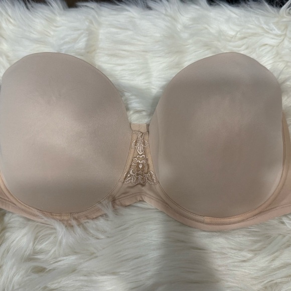 Vanity Fair Beauty Back Strapless Bra
38DD Underwire Converts 5 Ways - Picture 7 of 15